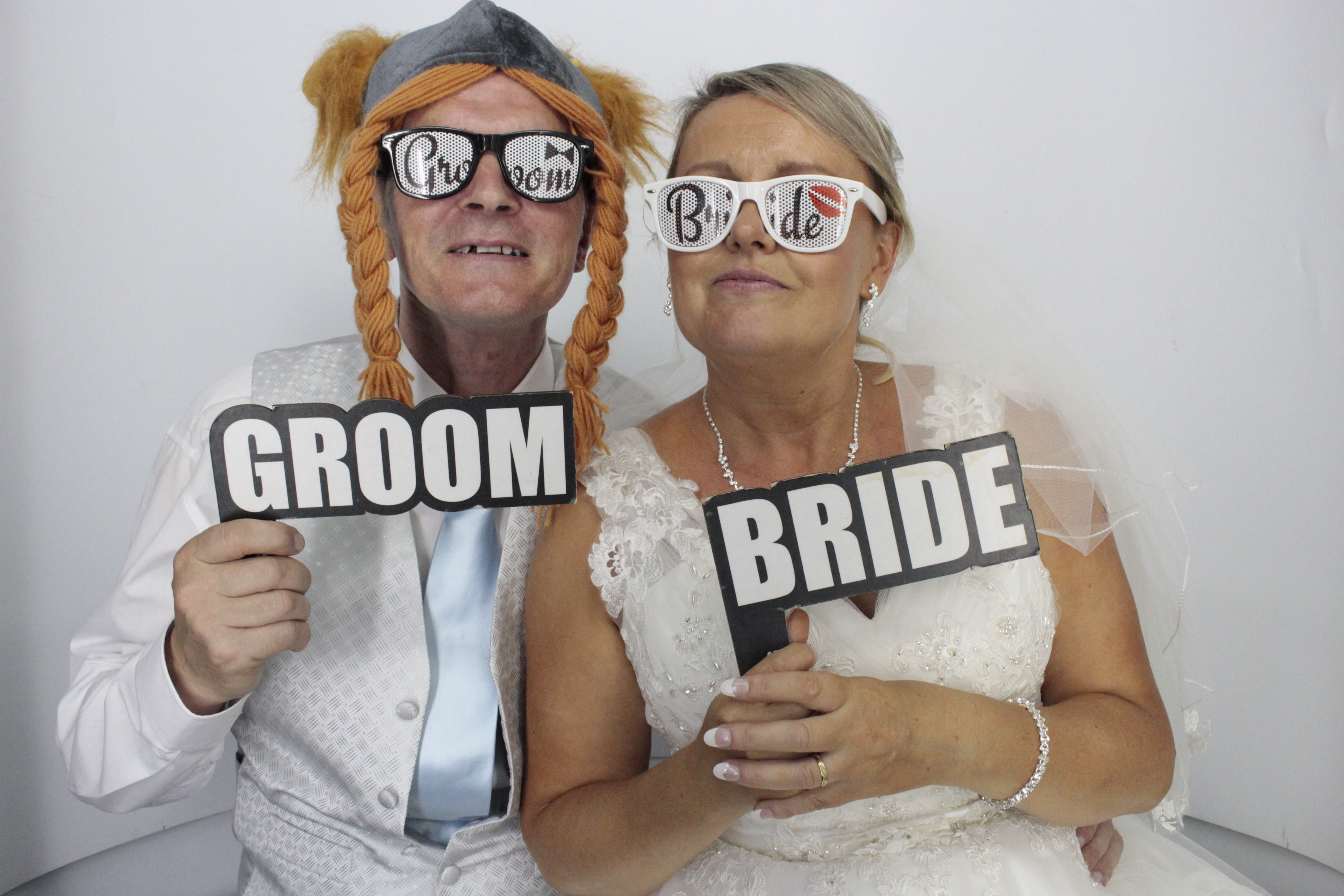 Richard & Karen's Wedding Reception | View more photos from the event at gallery.myphotoboothexperience.co.uk/u/MyPhotoBoothExperienceLtd/Richard-Karens-Wedding-Reception